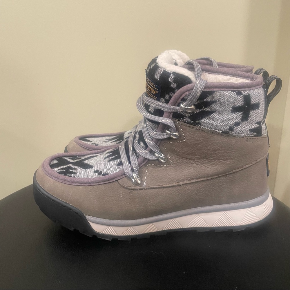 Pendleton Women's Torngat Leather Insulated Hiking Trail Boots Sz 7 Olive